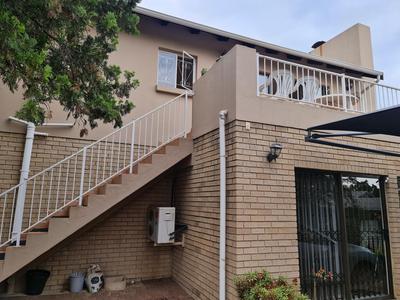 Apartment / Flat For Rent in Magaliessig, Sandton